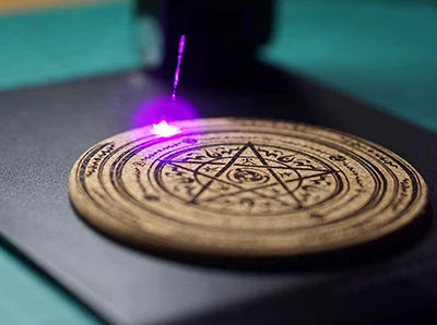 Wie verwendet man ein Lasergravurmodul zum feinen Gravieren verschiedener Mat...